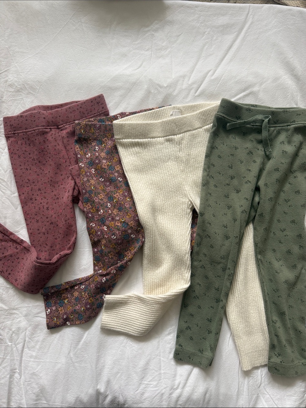 Bundle of 4 Kids pajamas pants in Dusty Rose, Floral, Cream & Olive - Multipack